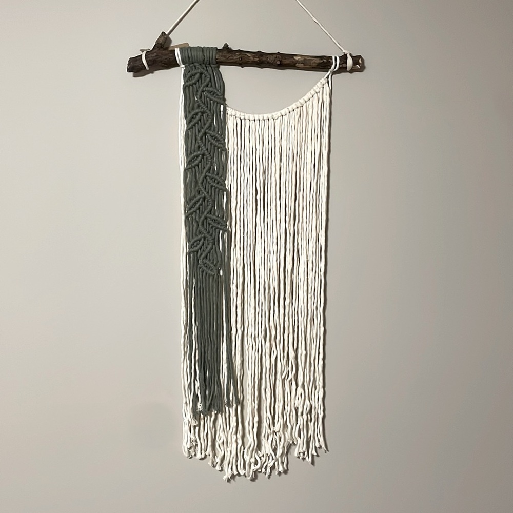 Macrame Wall Hanging - natural with leaves